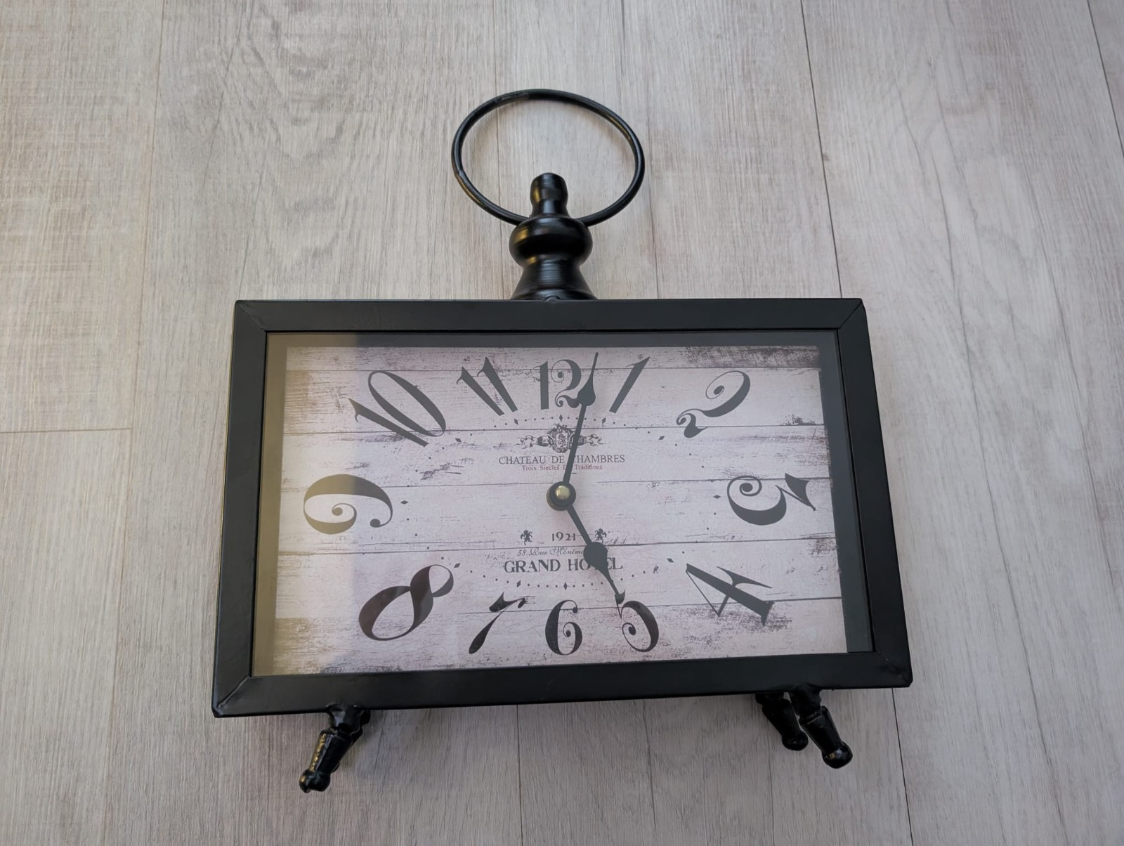 Château De Chambres 1921 Grand Hotel Metal Retro Style Mantle Piece Clock