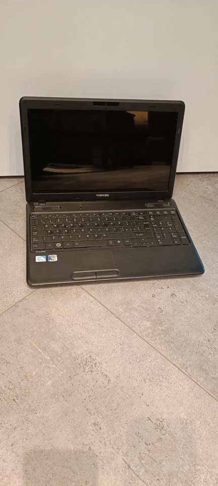 Toshiba Satellite C660-21E - 1TB HDD - Windows 10 - Notebook/ Laptop - Bild 2 von 4