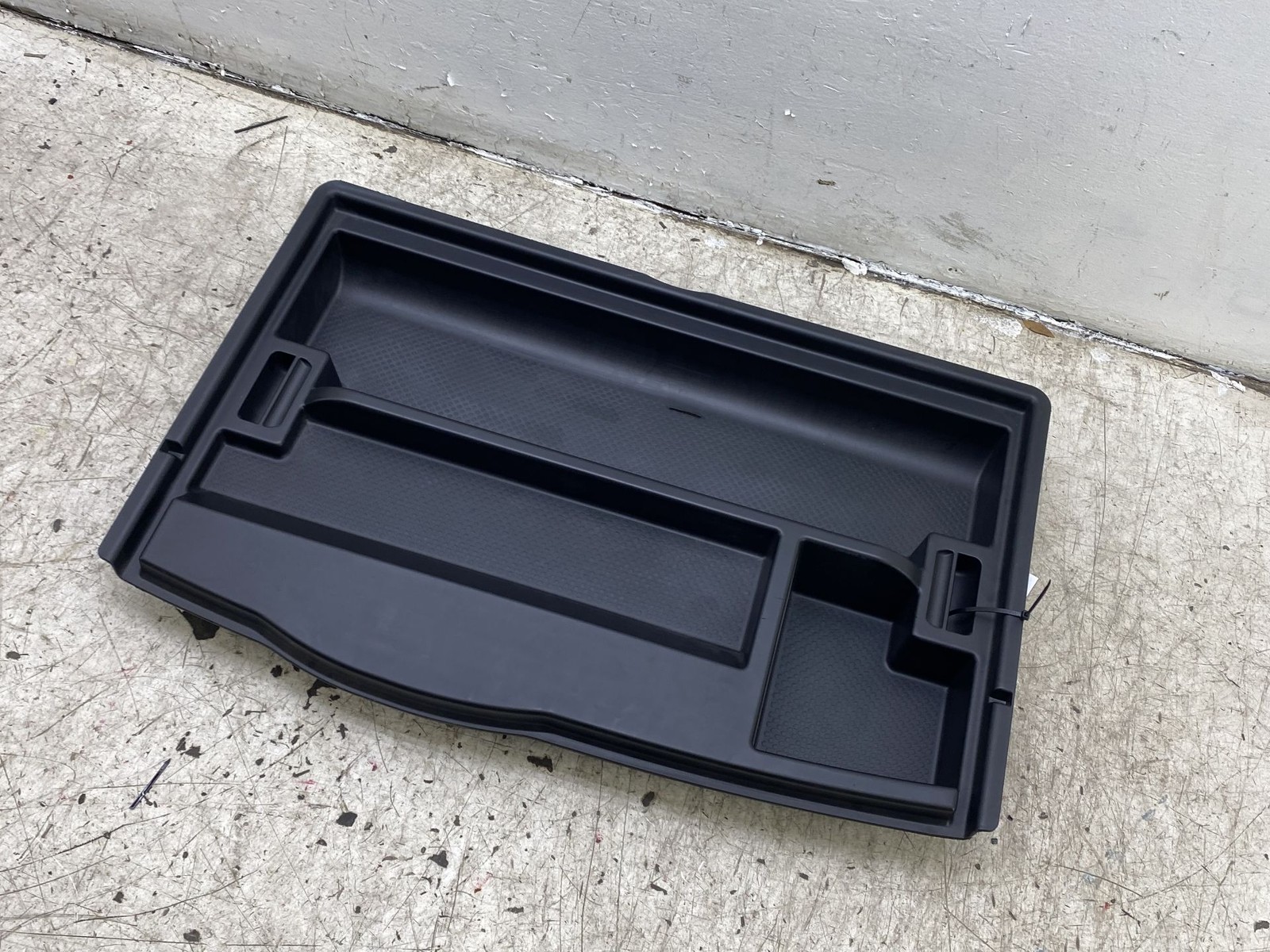 2017-2022 MASERATI LEVANTE OEM TRUNK CARGO STORAGE TRAY PANEL 670040700