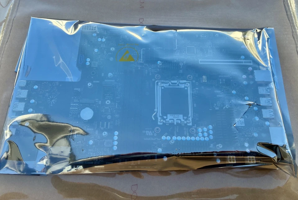 NUEVA Placa Madre de Escritorio Dell Alienware Aurora R15 AMD KDR38 Foto 2 de 4