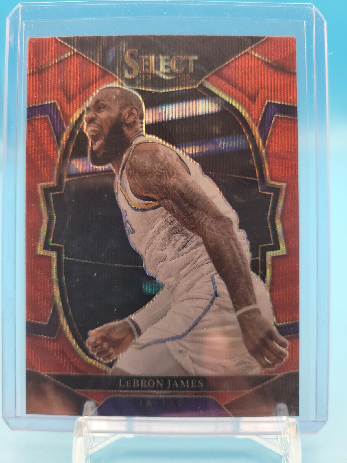 2022-23 Select LeBron James Red Wave Prizm Concourse Level #26 Lakers - NM