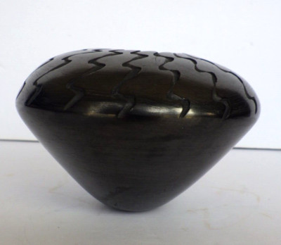 Vintage Mata Ortiz Polished Black Indented Pottery Seed Pot by Javier Martinez