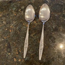 2 Oneida Oneidacraft LASTING ROSE Deluxe Stainless 8 1/4" Serving Spoons