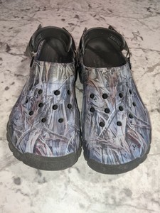camo crocs mens size 11