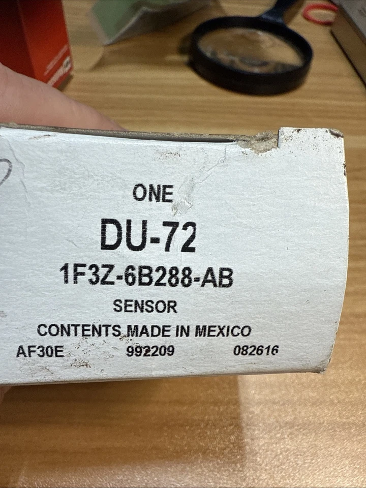 Sensor de posición del árbol de levas del motor OEM MOTORCRAFT DU-72 Ford 1F3Z-63288-AB Foto 2 de 4