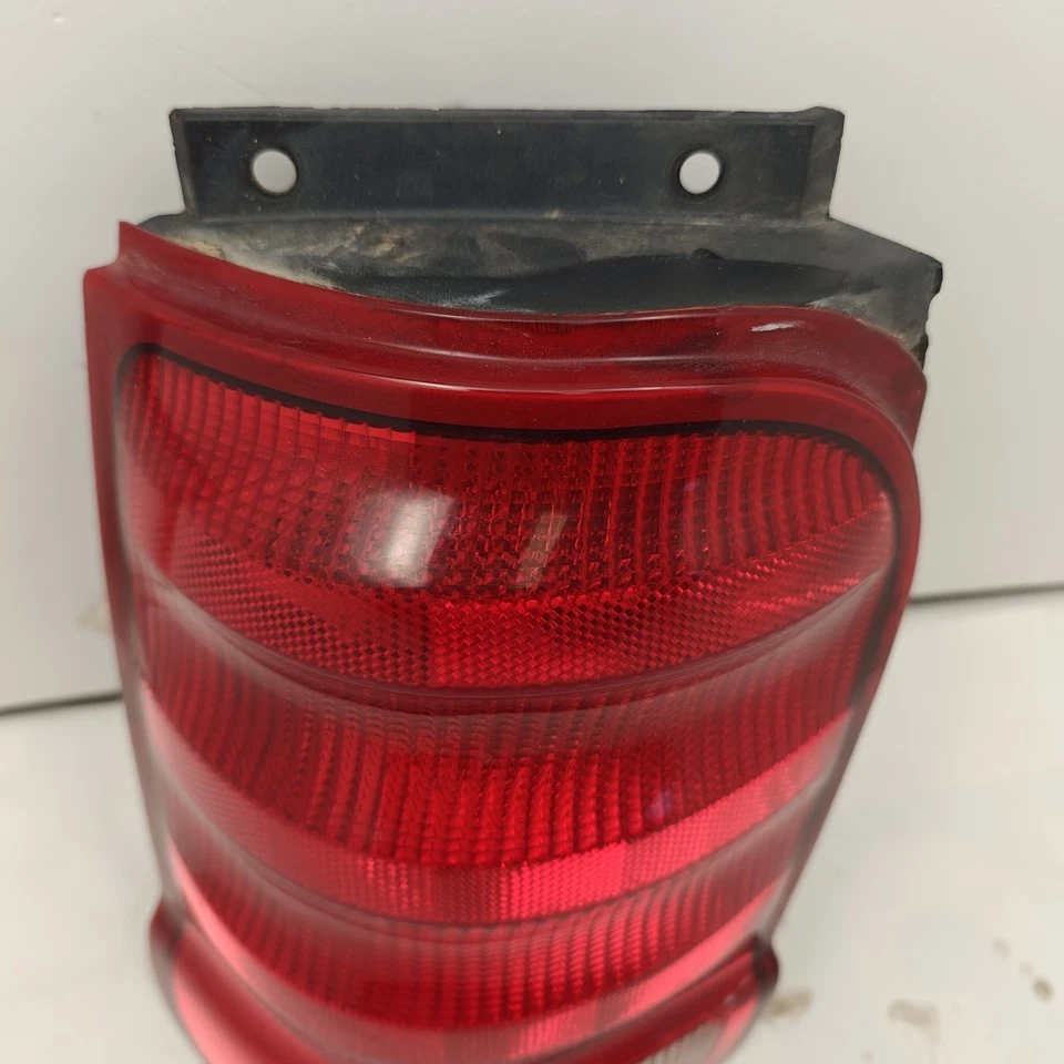 Conjunto de luces traseras izquierda Ford Explorer 2001-2003 OEM Foto 2 de 4