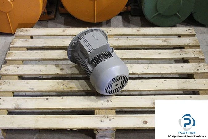 SIEMENS 1LA71074AA91-Z 3 PHASE ELECTRIC MOTOR_ SIEMENS 1LA71074AA91Z - image 3 of 4