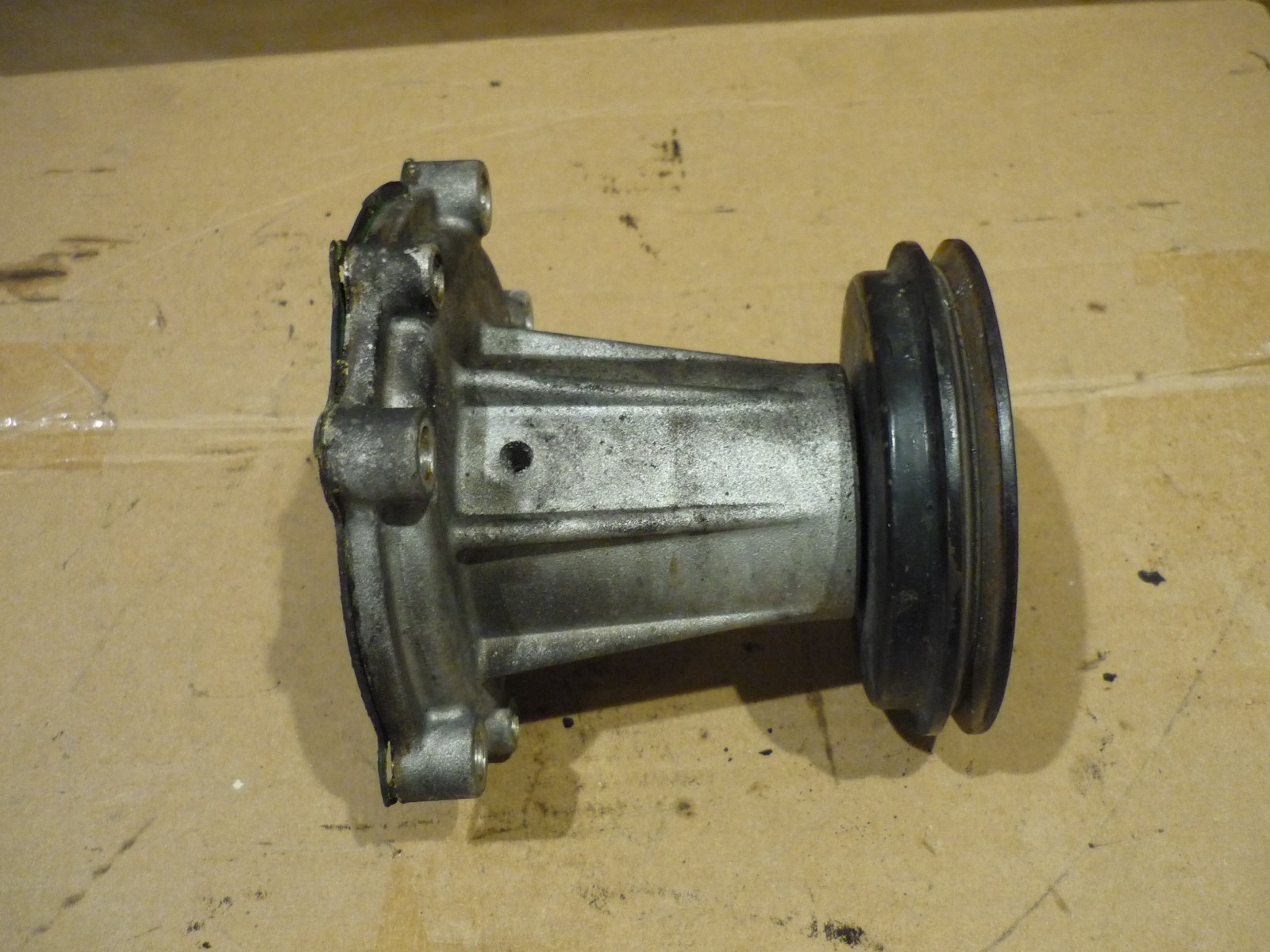 Ferrari 208,288,308,328, Mondial - Water Pump With Pulley - P/N 121255