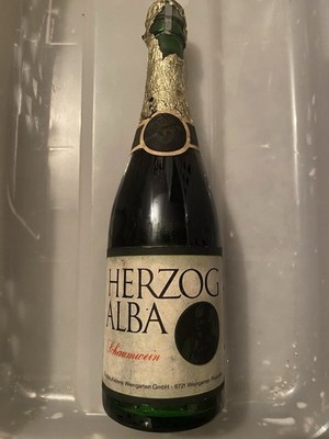 Herzog Alba   alter Schaumwein   Südpfalz-Kellerei   Sammlerflasche