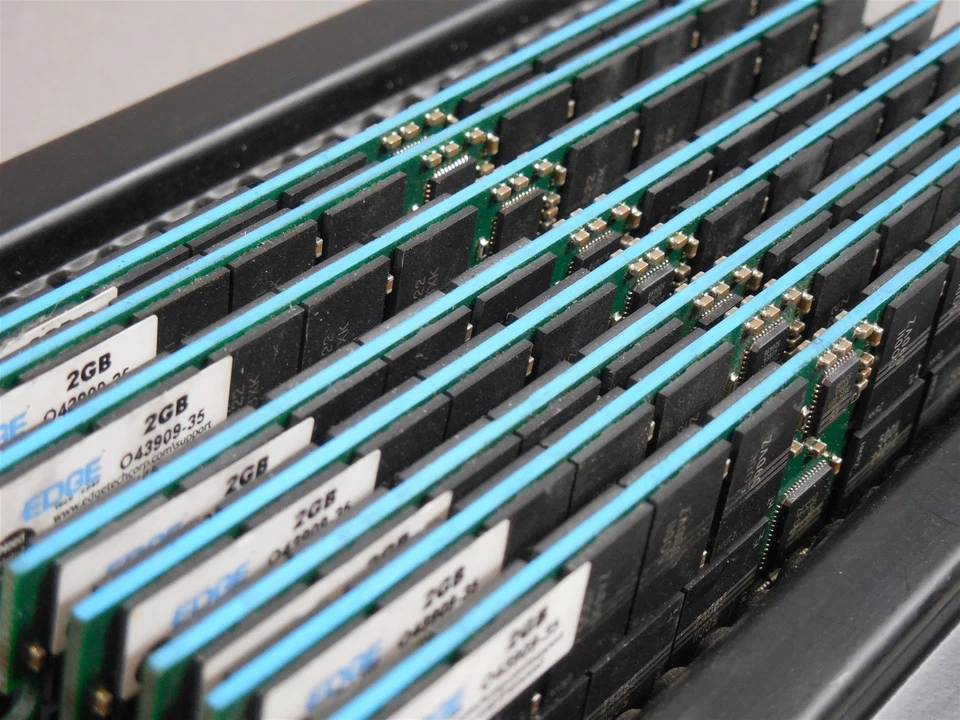 LOTE de 8 x 2 GB de memoria de servidor O43909-35 Foto 2 de 4