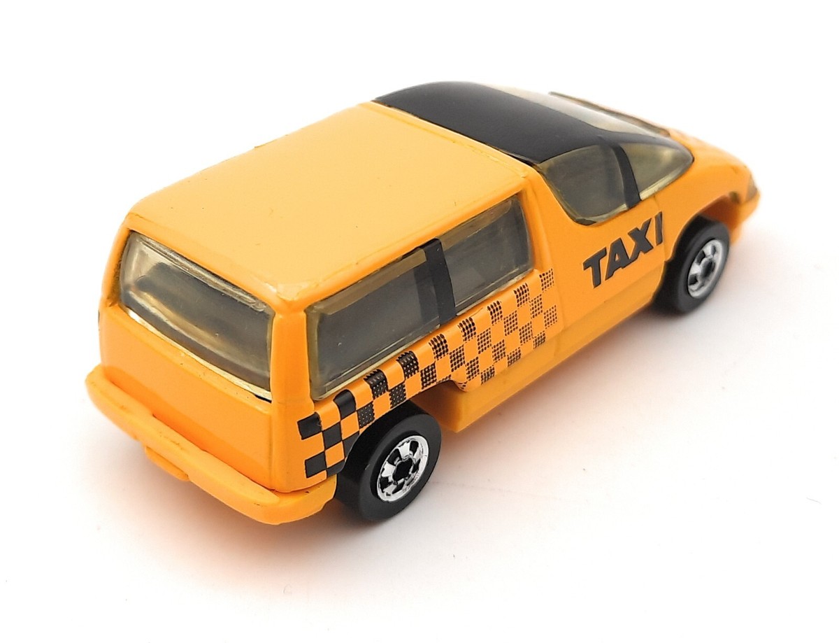 Hot Wheels 12352 Lumina Minivan Van Taxi yellow. Malaysia. long