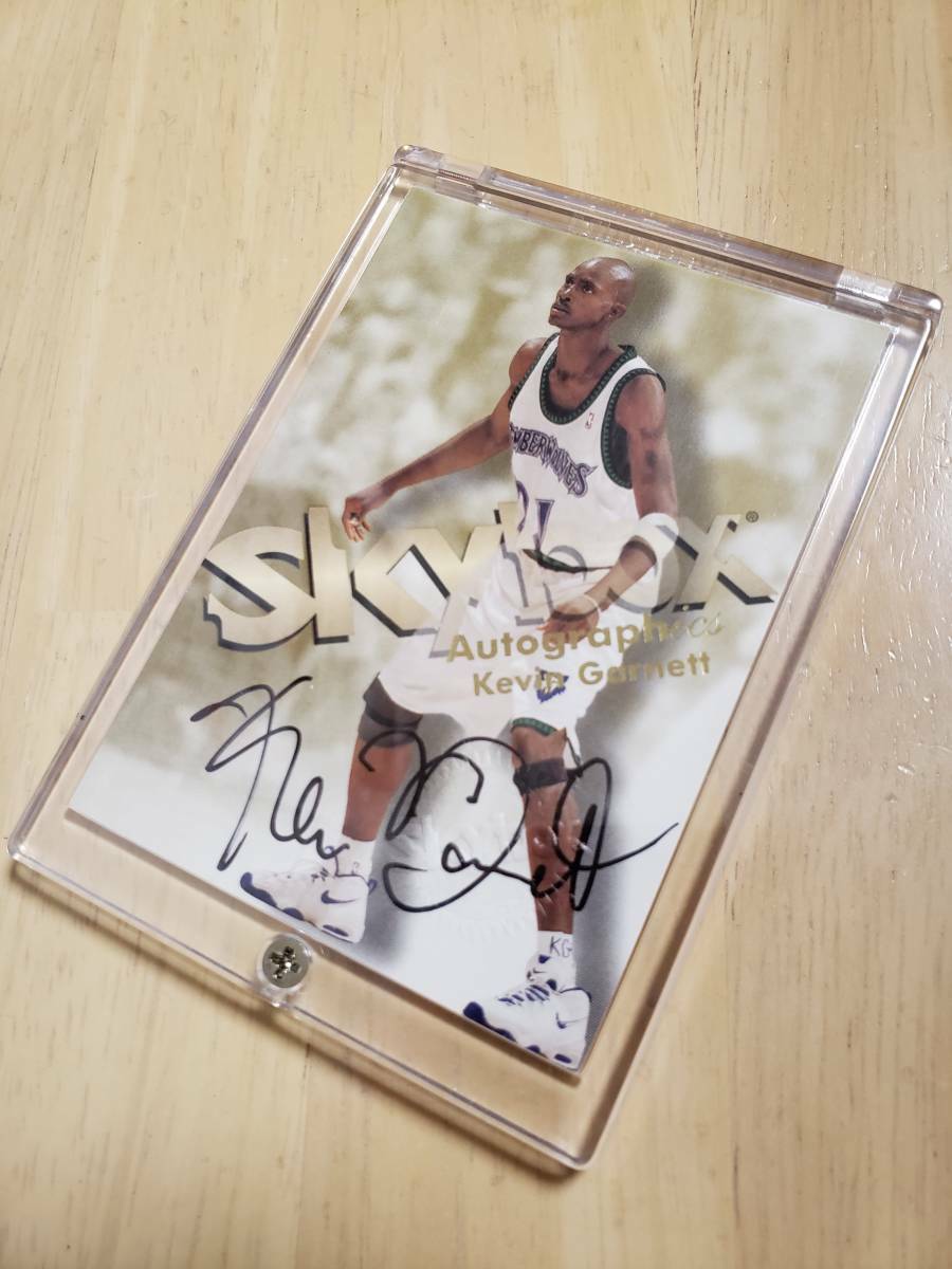 1998 -99 Skybox Autographics KEVIN GARNETT Auto / Autograph 1998 -99 Skybox Autographics KEVIN GARNETT Auto / Autograph