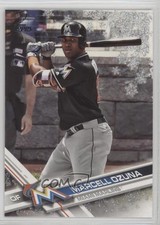 2017 Topps Holiday Wal-Mart Exclusive Metallic Snowflake Marcell Ozuna g6p