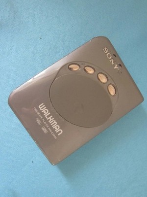 Sony Walkman WM-EX909 Kassettenspieler ohne Strom für Ersatzteile Trödel Japan