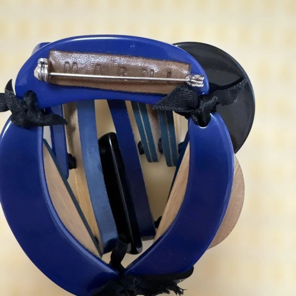 Broche Marni Azul Negro Madera Mujer Diseñador de Lujo Edición Limitada Raro Modelo Ac Foto 3 de 4