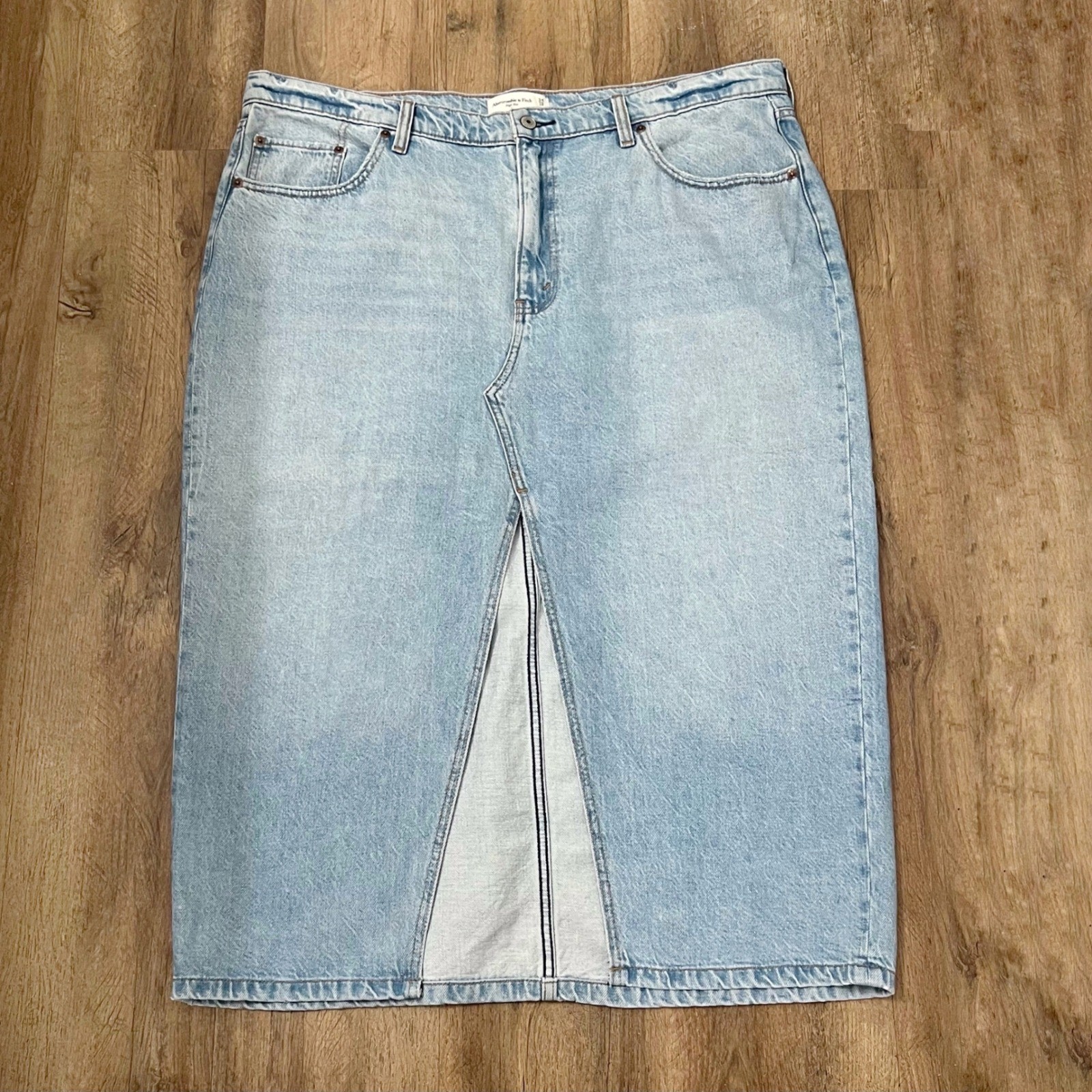 Abercrombie & Fitch High Rise Denim Midi Skirt Women's Size 34/18 Light Wash