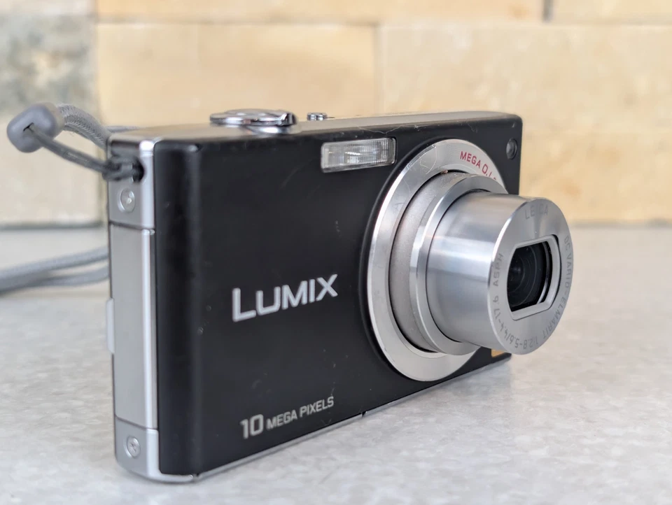 Panasonic Lumix DMC-FX35 Silver 10MP 2.5" LCD Screen Digital Camera Battery SD - Image 3 of 4