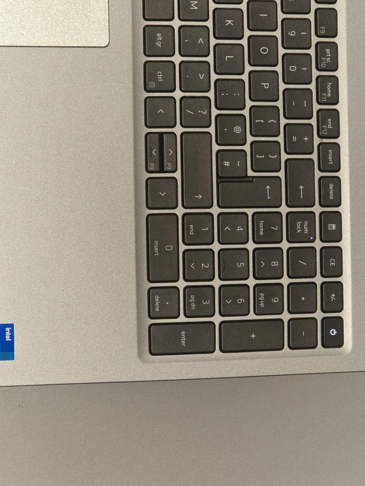 Dell Latitude 5520 · i5-1135G7 · 8GB · 256GB, photo 2 of 5