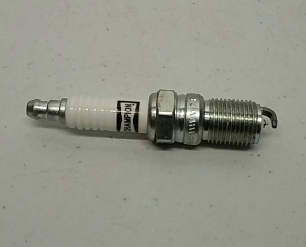 Champion 7408 Double Platinum Spark Plug – Smooth, Reliable Spark Performance - Image 3 of 4