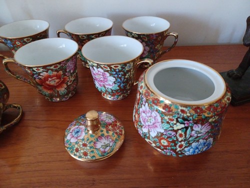 Vintage Porcelain tea cups and lidded sugar hand painted flowers gold china - Picture 7 of 12