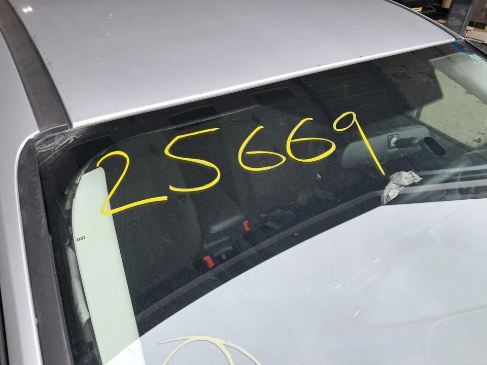 Apoio de braço Ford Focus 2017 somente preto usado OEM 4DR HTBK 46000 milhas F1EZ58045A36HB - Imagem 3 de 4