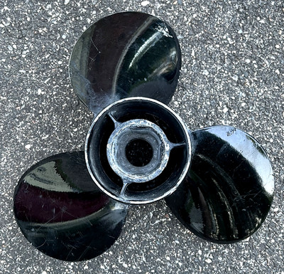 Mercury Black Max 15'' x 17P  3 Blade RH Aluminum Propeller Free Shipping