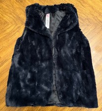    Girl's Black Fur Vest Size Large Brand BEAUTEES Excellent