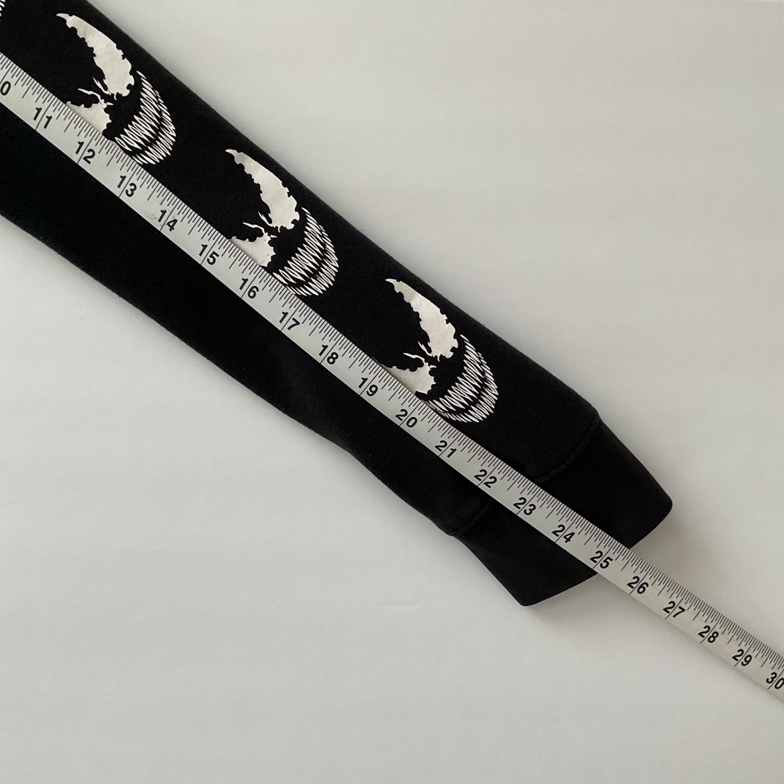 Vans Men’s X Marvel Comics Venom Hoodie Size X-Large Black Sweatshirt Fleece thumbnail 7