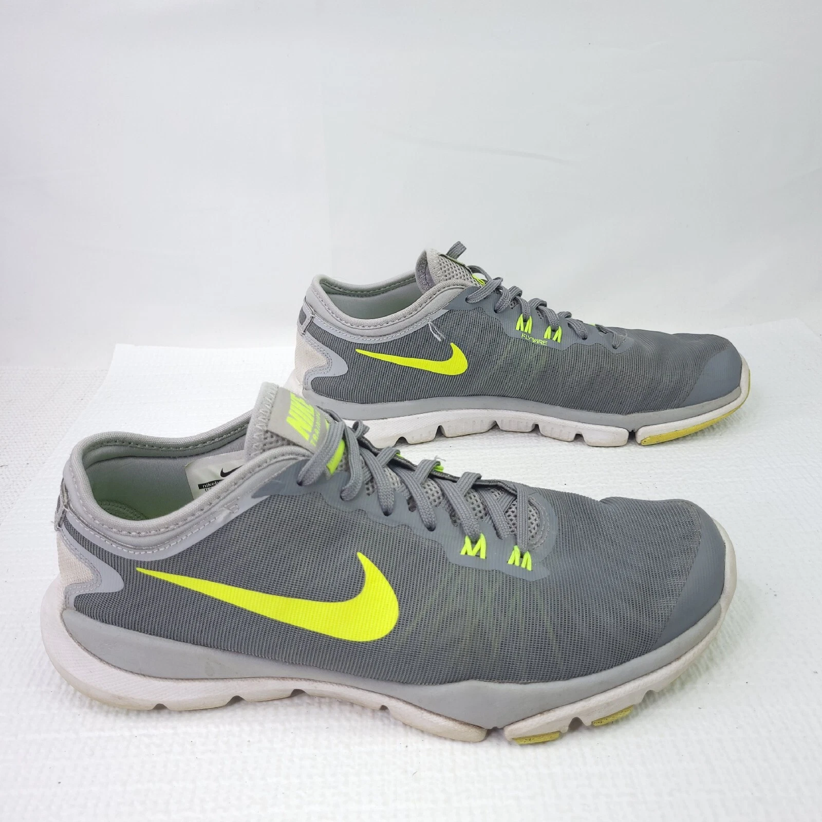 Baskets de sport Nike Flex Supreme TR 4 819026 gris taille 8,5