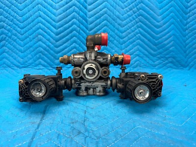 Volvo VNL Bendix Air Bracke Relay Valve Assembly K105561 W/2x M 