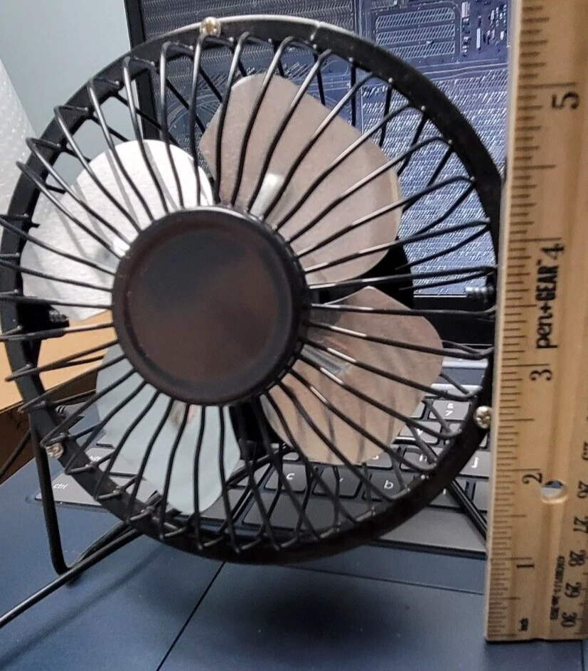 Black USB desk fan--works great - Image 3 of 3