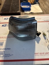 1986-87 Mazda 626 Rt Side Park Lamp 8bg2-51-090a Oem New 1986-87 Mazda 626 Rt Side Park Lamp 8bg2-51-090a Oem New