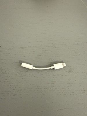 Apple MMX62FE/A Lightning to 3.5mm Headphone Jack Adapter