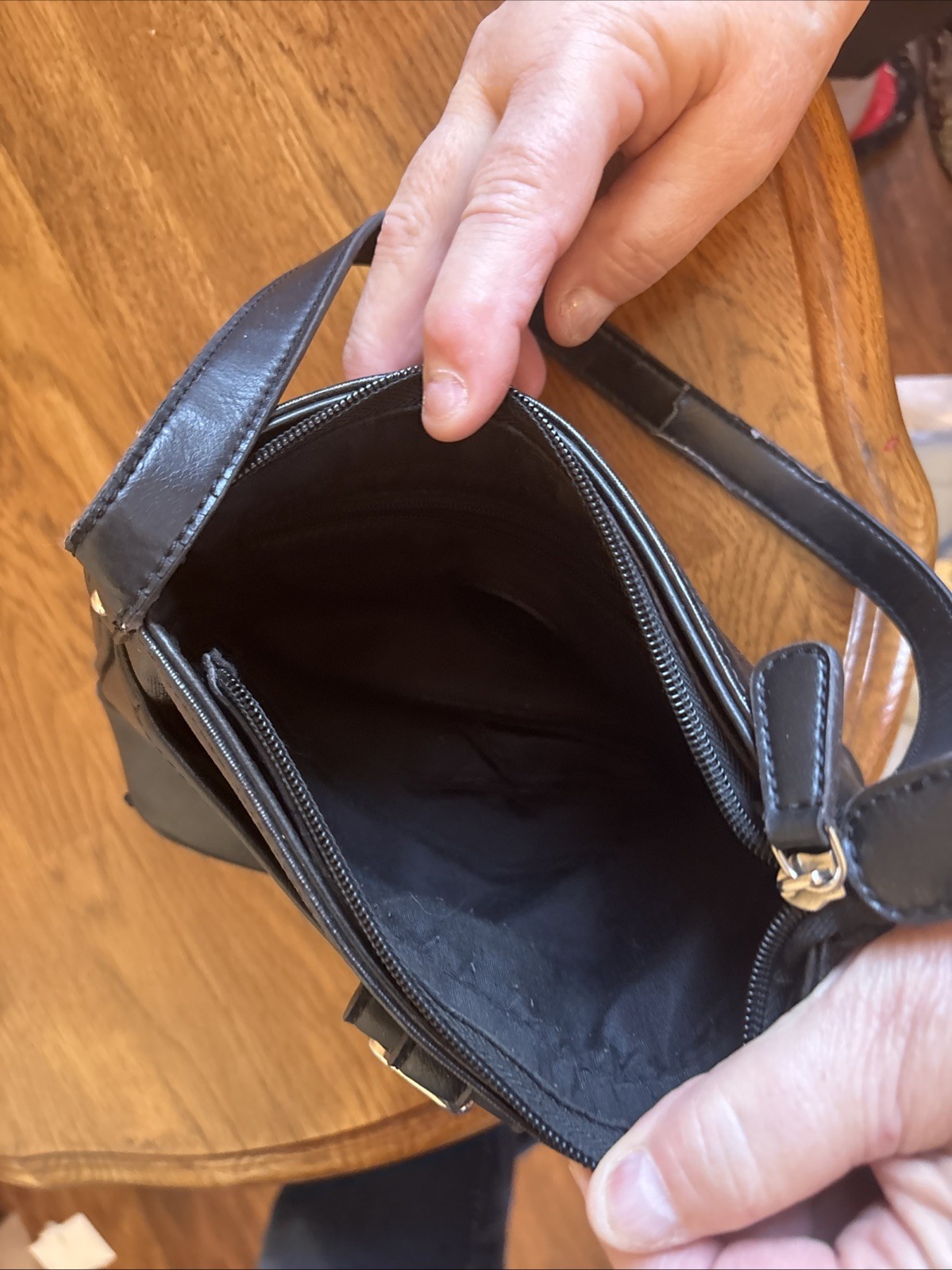 Small Black - image 3