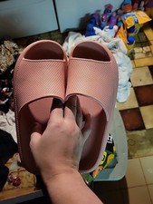 32 Degrees Cool Slides Size 9/10 Large