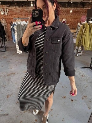 Veveret Women's Oversized Denim Jacket Black
