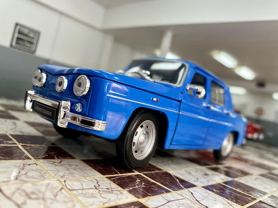 WELLY 1964 RENAULT GORDINI R8 BLUE 1/24 SCALE DIECAST MODEL CAR - Image 3 of 4