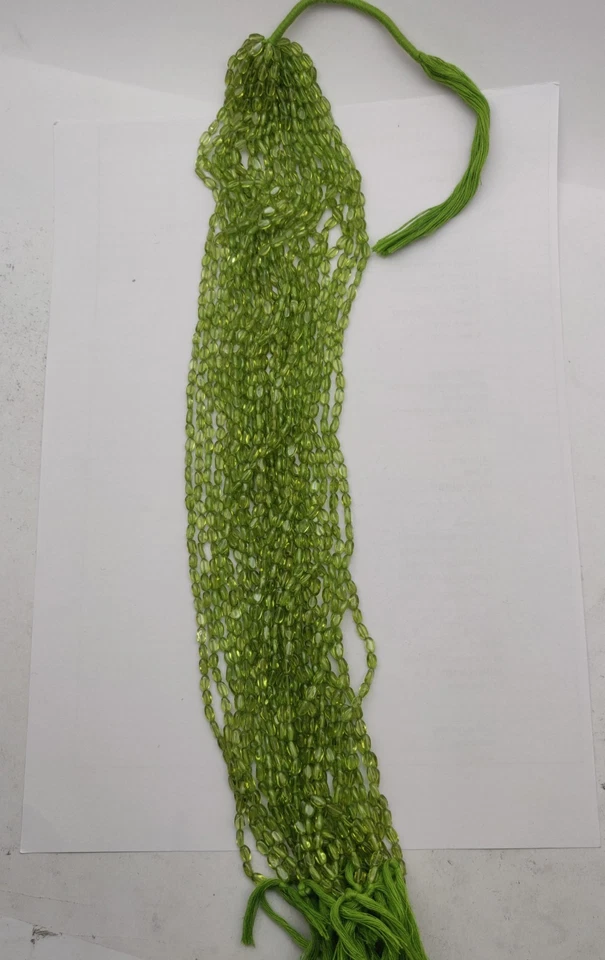 Natural Peridot Oval Smooth Beads Strand 14 Inch 37 CT 4*6-4*7 MM - Image 2 of 4