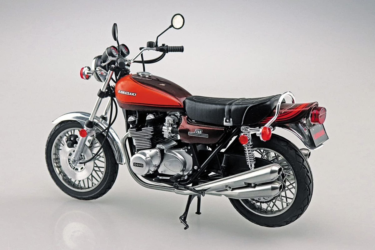 Aoshima 1/12 model kit Kawasaki Z2 750RS '73 with custom Aoshima 1/12 model kit Kawasaki Z2 750RS '73 with custom