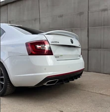 For Skoda Octavia VRS 2017 - 2019 racing look addon with ribs