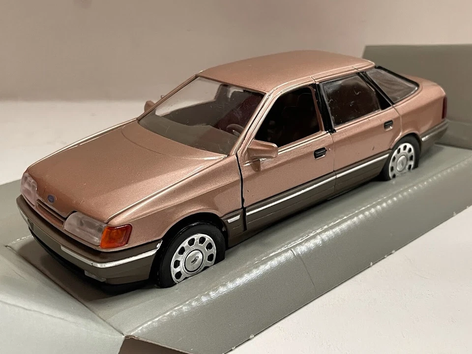 SCHABAK 1:25 Ford Scorpio Diecast auto - Immagine 2 di 4