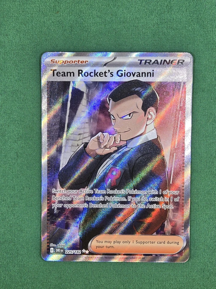 Team Rocket's Giovanni 225/182 Scarlet & Violet: Destined Rivals Holo  Foto 4 de 4