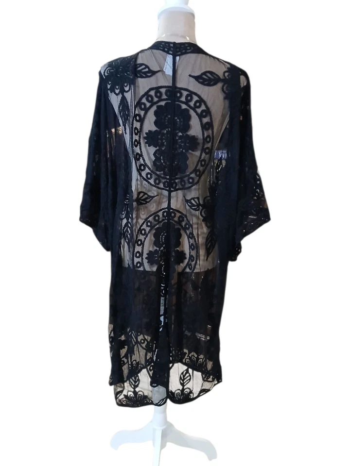 Kimono largo verde abierto encaje bordado caprichoso grunge bosque hada Foto 4 de 4