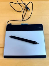 Wacom Intuos CTH-480 Pen & Touch Small Graphic Tablet Wireless USB 7" Display