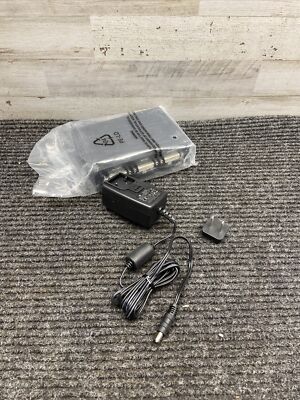 New in Box Broadata 4890-SP-D-4 DVI Video Splitter