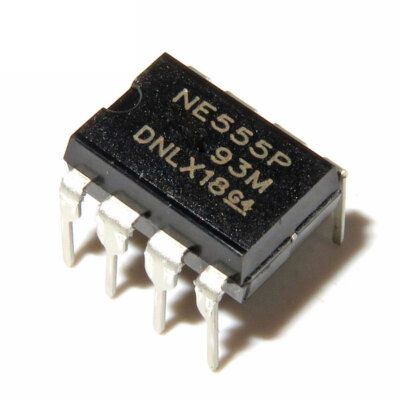 20 Pezzi NE555P &ndash; Timer Di Precisione Texas Instruments &ndash; IC Con Zoccoli Inclusi