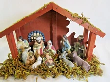 Nativity Set Christmas Manger Wood Manger 11 x 7 x 4 inches Vintage 