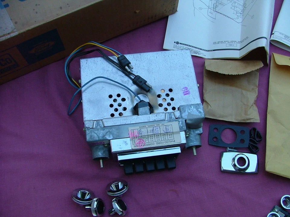 1968 Ford Falcon, Comet, Fairlane AM radio kit, NOS! C8DZ-18805-AA2 - Image 2 of 4