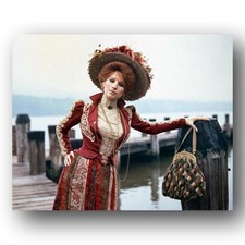 Barbra Streisand Photo 8x10 Hello Dolly 1969 Film Set Portrait