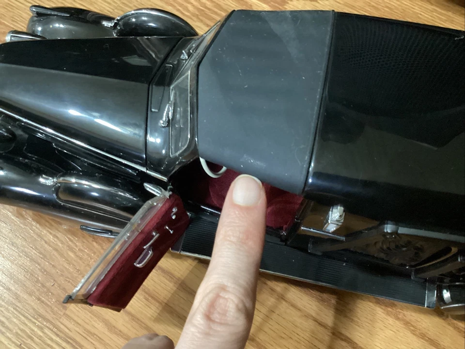 1/18 Precision Sunset Coach 1938 Cadillac Town Car Carved Panel Hearse *READ* - Image 4 of 4